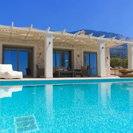 Pangea Villas- Irene * Τραπεζάκι